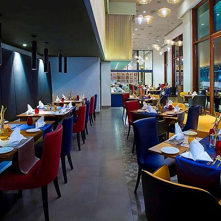 迈索尔美爵大酒店 -雅高酒店集团品牌 外观 照片 The interior of the restaurant
