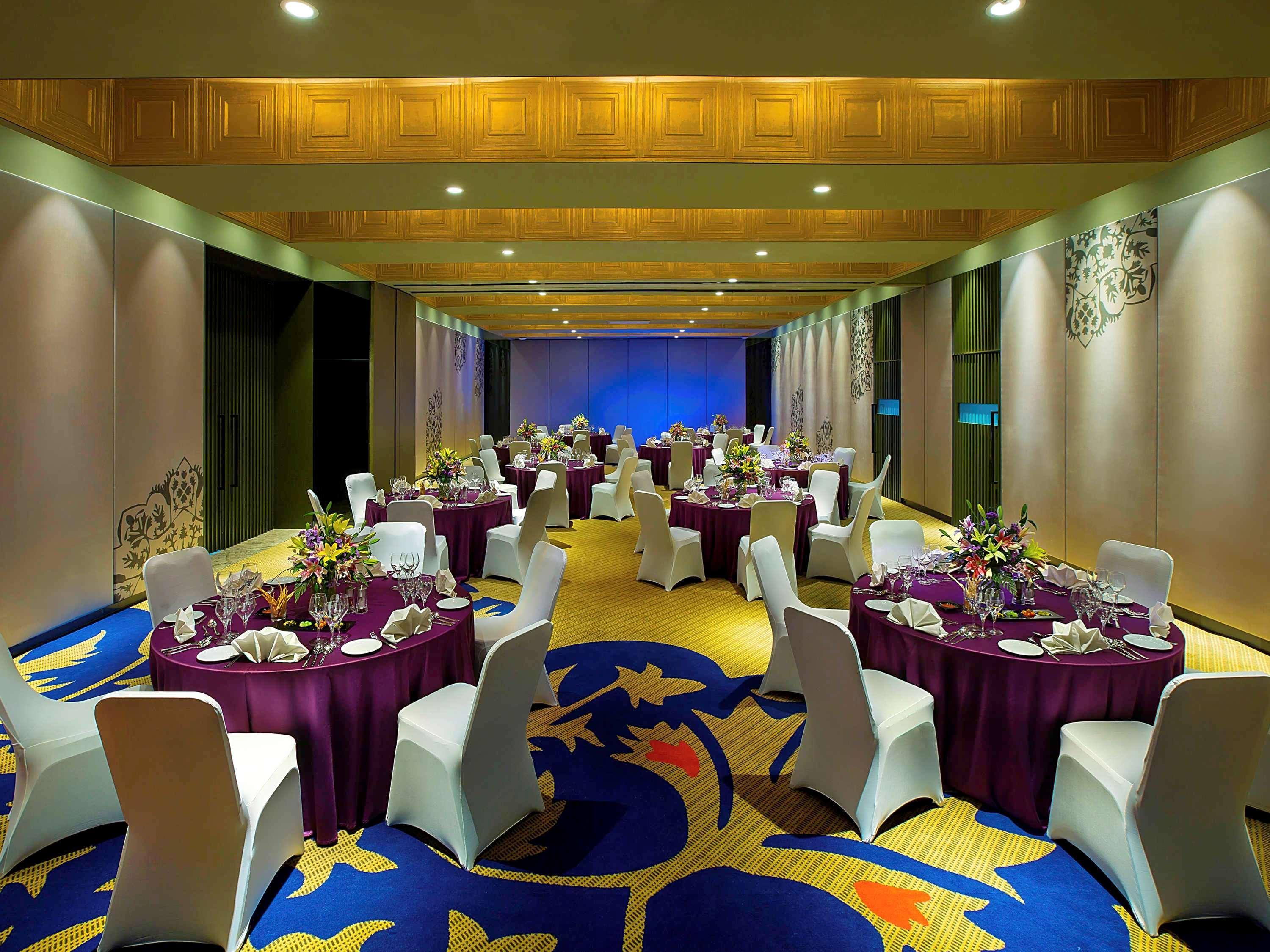 迈索尔美爵大酒店 -雅高酒店集团品牌 外观 照片 The ballroom