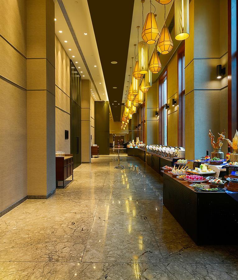 迈索尔美爵大酒店 -雅高酒店集团品牌 外观 照片 The buffet at the hotel