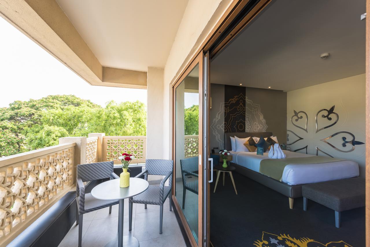 迈索尔美爵大酒店 -雅高酒店集团品牌 外观 照片 Deluxe Room with balcony