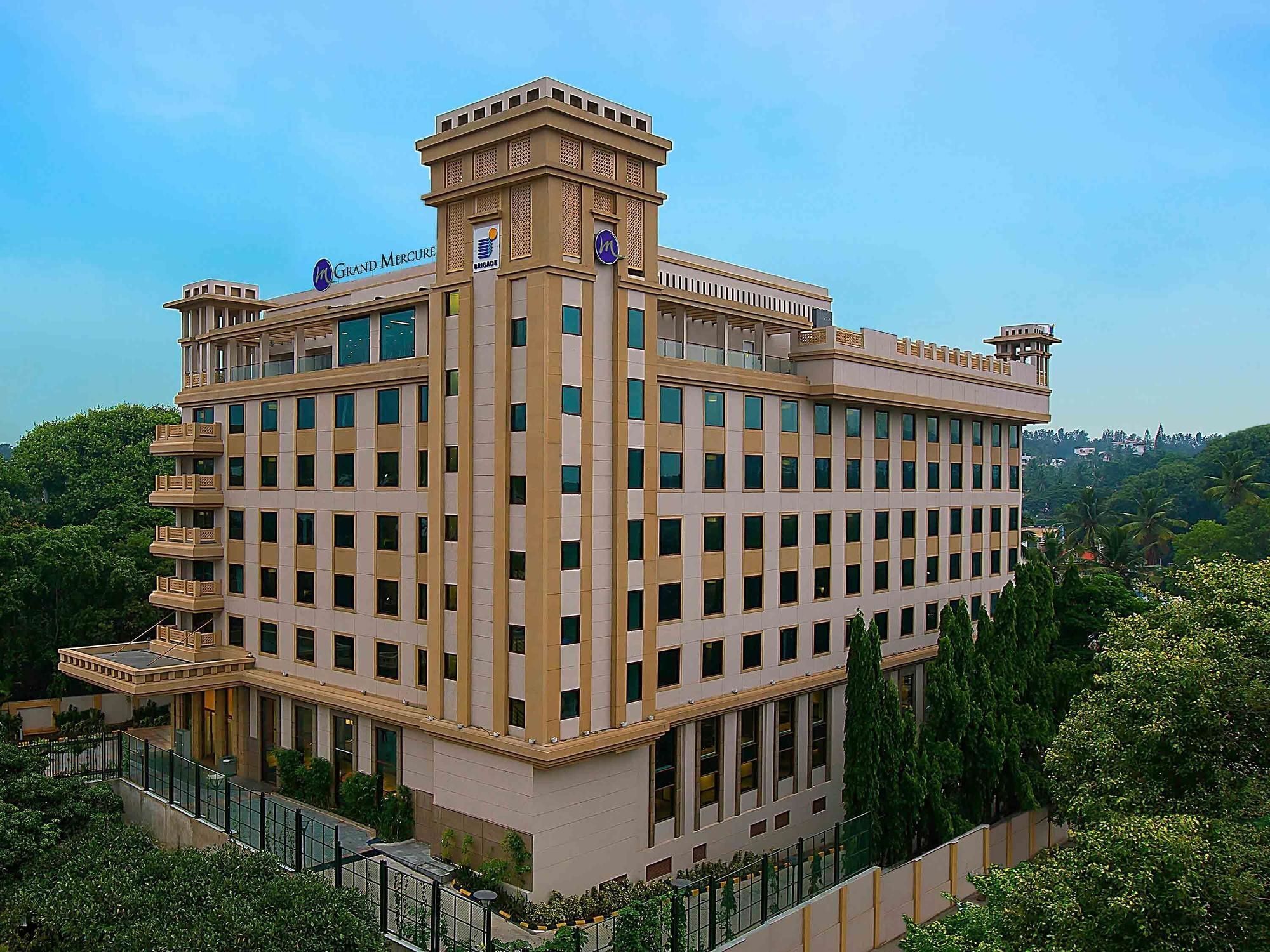 迈索尔美爵大酒店 -雅高酒店集团品牌 外观 照片 The hotel in 2014